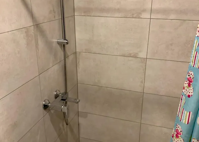 Delta 10- Two Big Beds *